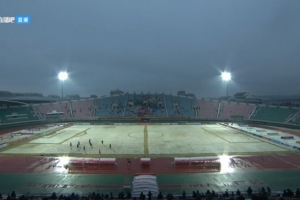 冰天雪地！延邊龍鼎主場積雪嚴重，草坪都被染成了白色