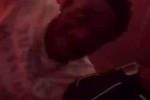 穆西亞拉、阿方索·戴維斯&奧利塞一起去看Drake的演唱會