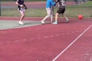 一言不合就打架！這是一種新足球運動嗎